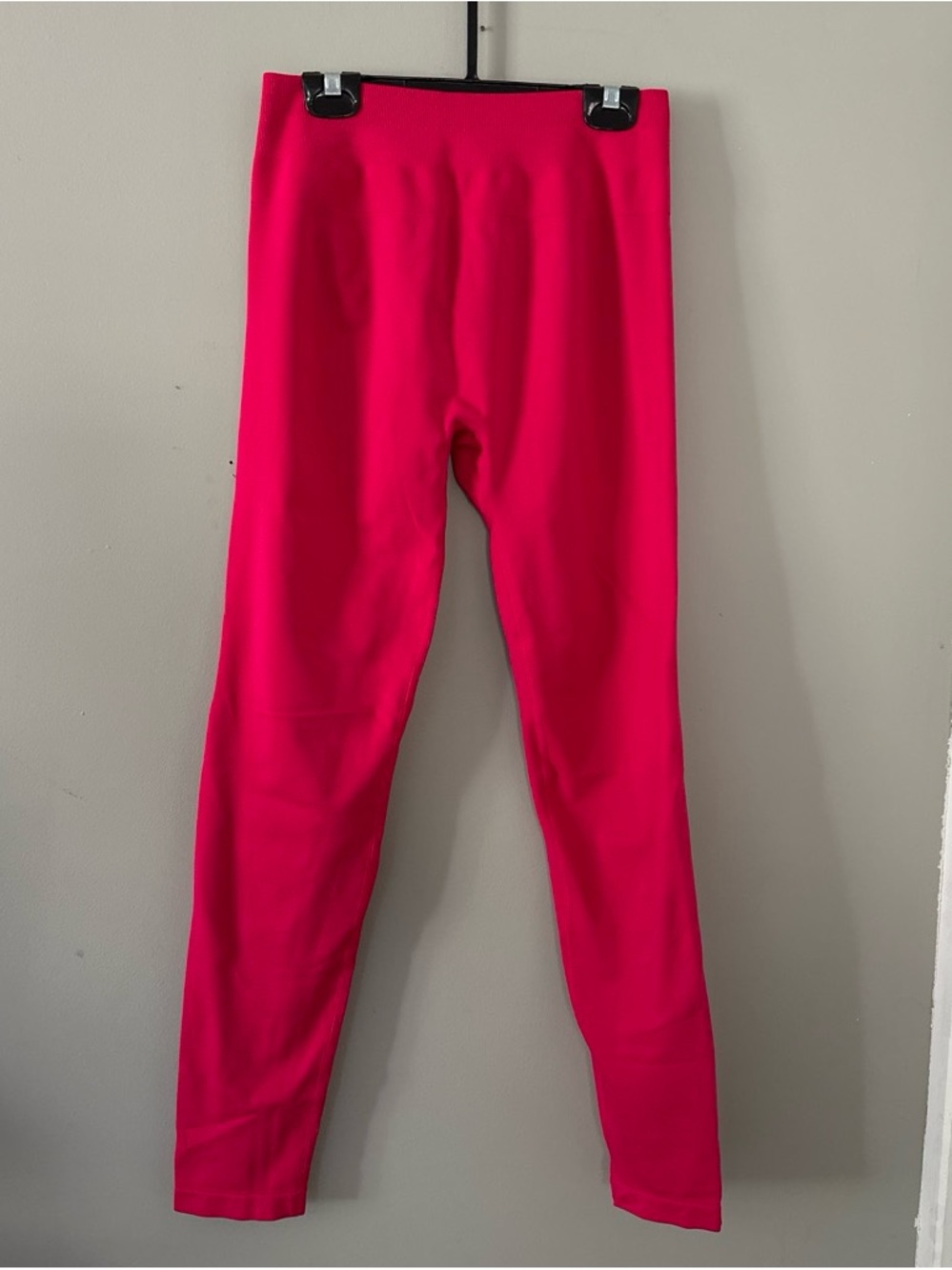 Women’s Aurola Hot Pink Leggings with butt cinch